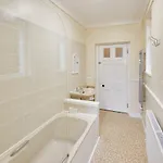 Apartment Host & - The Garden Flat