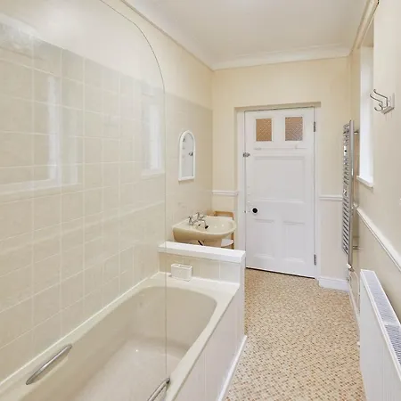 Apartment Host & - The Garden Flat